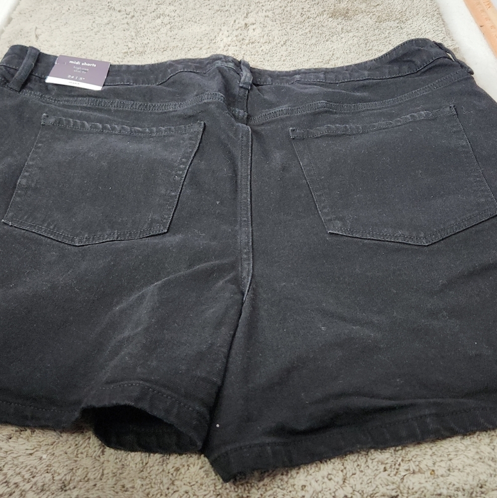 Women's 5" High Rise Midi Shorts - Black - Ava & Viv - 24 - Picture 4 of 11